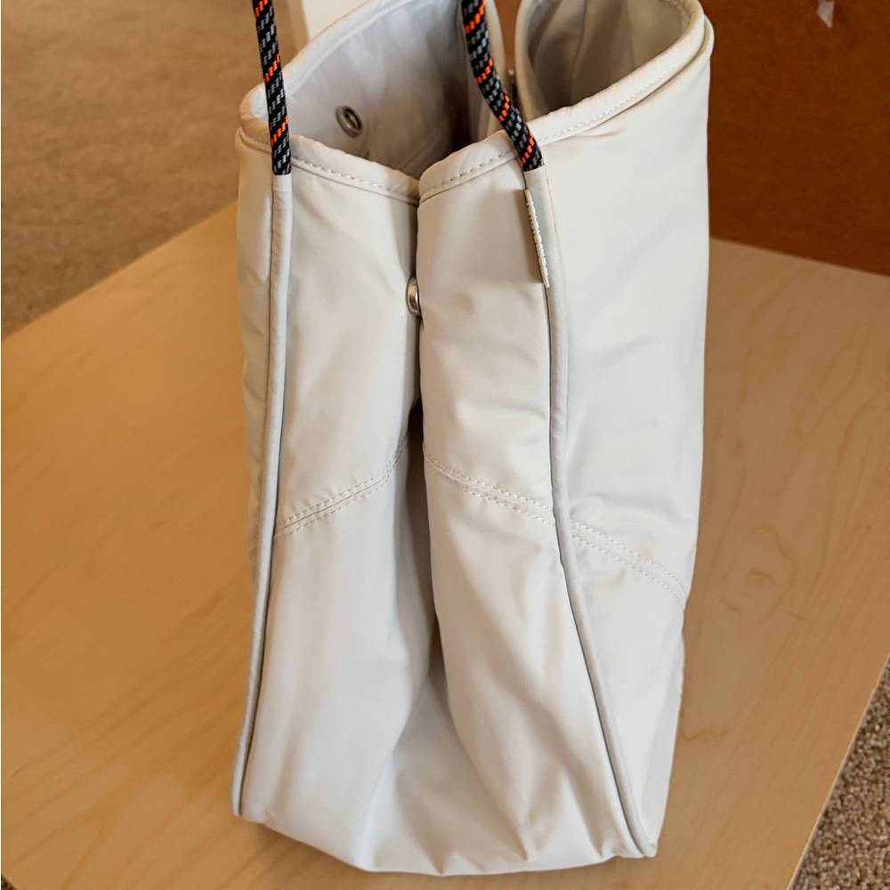 lululemon athletica White Drawstring Shoulder Bag with Rope Strap - Picture 2 of 7